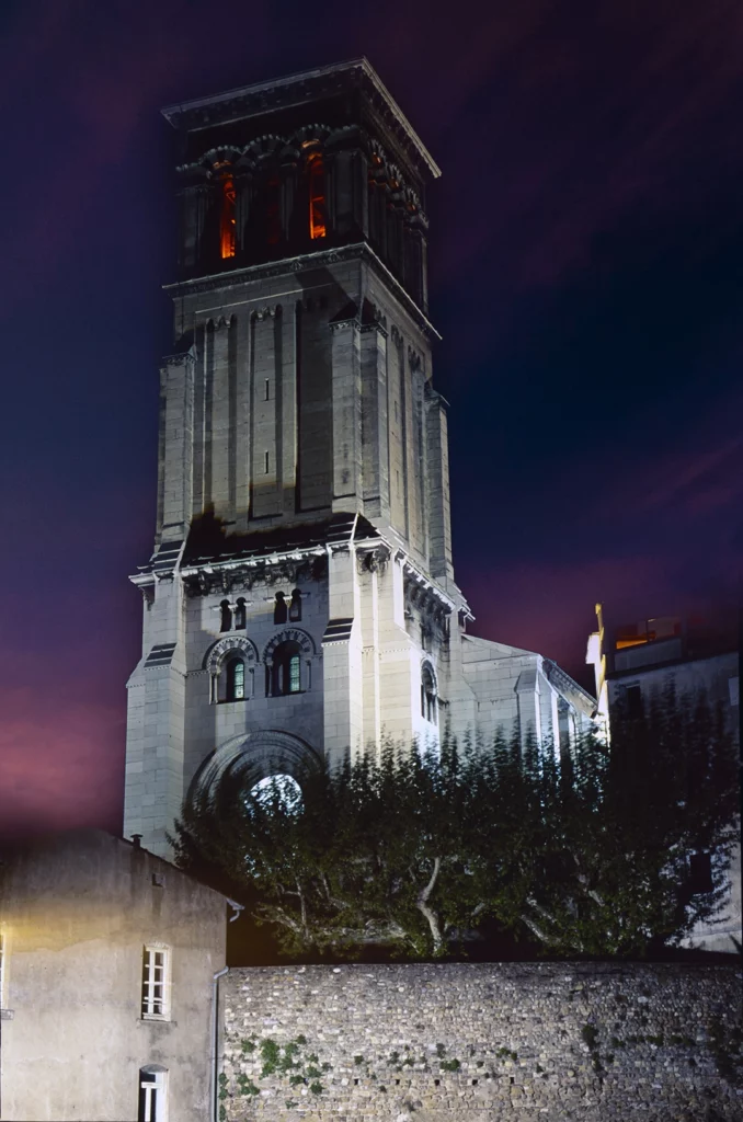 eglise prise de nuit valence